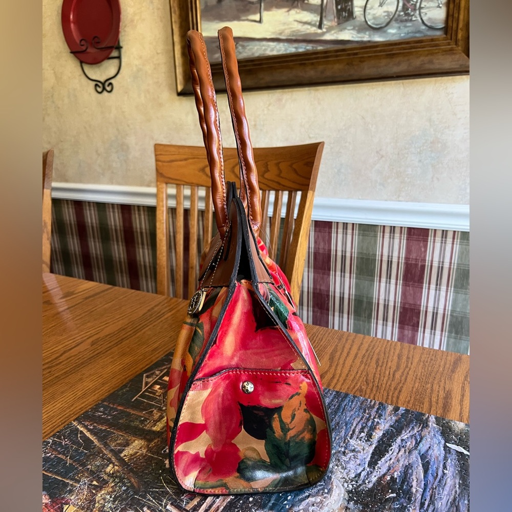 NWT Patricia Nash 15 Year Anniversary Spring Floral Lione leather shoulder bag - Picture 3 of 14